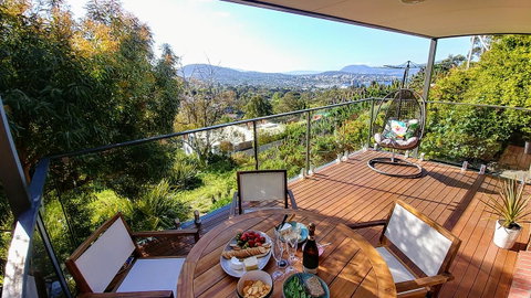 The View 2 Bed Unit With Stunning Hobart Outlook - Accommodation Coffs Harbour 3