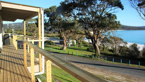 KINGFISHER COTTAGE Beachfront At The Binalong Bay - Accommodation Coffs Harbour 8
