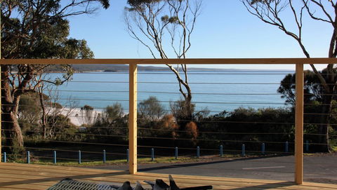 KINGFISHER COTTAGE Beachfront At The Binalong Bay - Accommodation Coffs Harbour 6