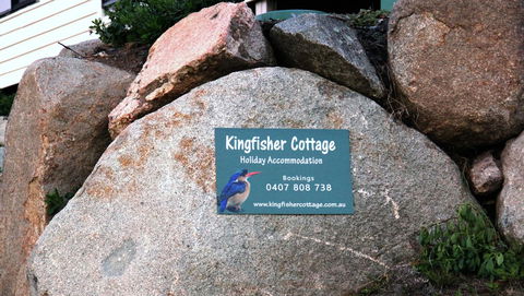 KINGFISHER COTTAGE Beachfront At The Binalong Bay - Accommodation Coffs Harbour 15