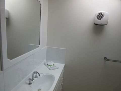 Abel Tasman Airport Motor Inn - Accommodation Coffs Harbour 18