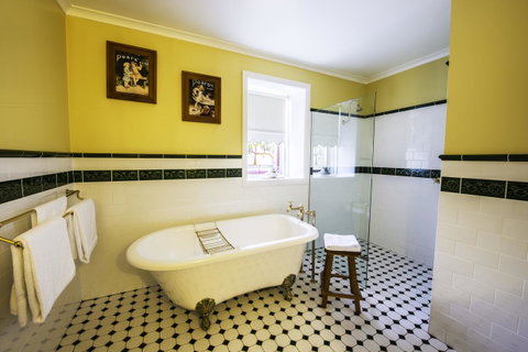 Touchwood Cottages - Accommodation Coffs Harbour 10