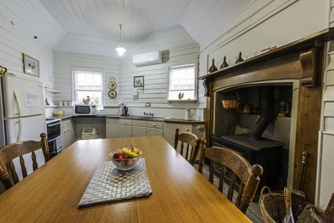 Touchwood Cottages - Accommodation Coffs Harbour 14