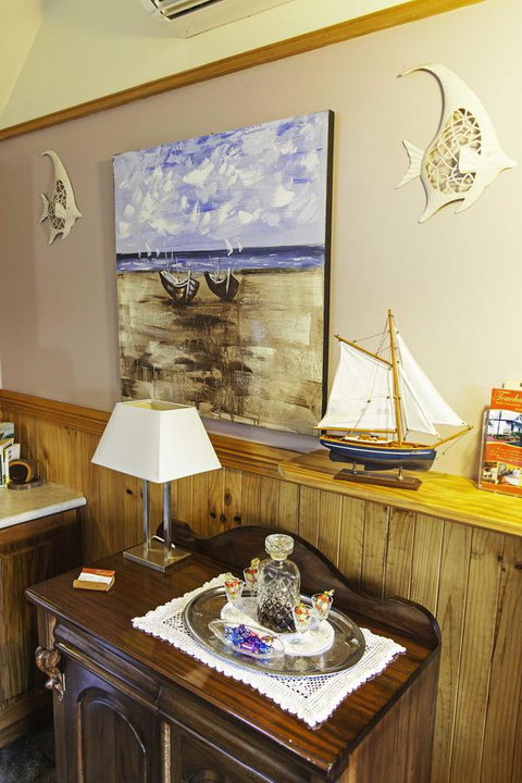 Touchwood Cottages - Accommodation Coffs Harbour 7
