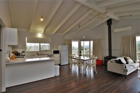 Hamptons In Healesville - Accommodation Coffs Harbour 3