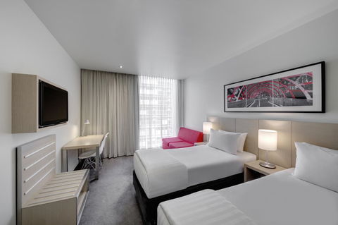 Travelodge Hotel Melbourne Docklands - Accommodation Coffs Harbour 2