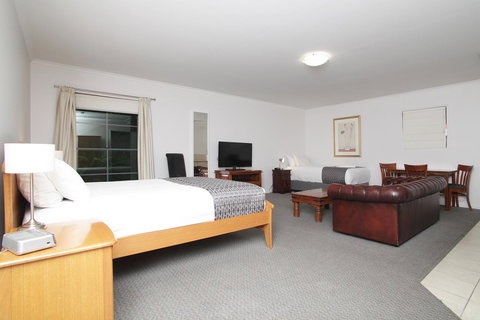 Quality Inn & Suites The Menzies - Accommodation Coffs Harbour 9