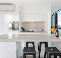 Modern Apartment in the heart of St Kilda - Accommodation Coffs Harbour