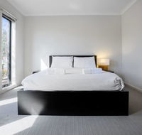 Point Cook Home with a Lovely View in Salt Water - Accommodation Coffs Harbour