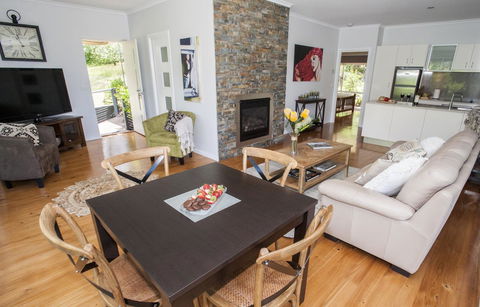 Abbys Cottages Bright - Accommodation Coffs Harbour 6
