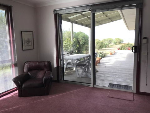 Eagle Bay Views - Accommodation Coffs Harbour 7
