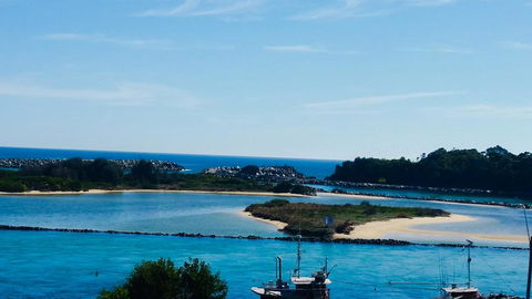 The Boathouse A 3 Bedroom House - Accommodation Coffs Harbour 0