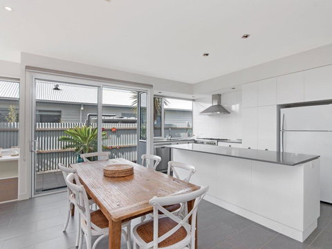 The Craic - Accommodation Coffs Harbour 0