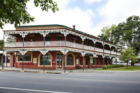 The Daylesford Hotel - Accommodation Coffs Harbour 1