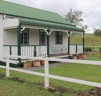 The Dollhouse Cottage - Accommodation Coffs Harbour