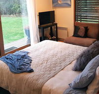The Gurdies Room with Amazing Sunset Views - Accommodation Coffs Harbour