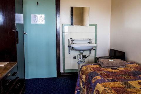 The Imperial Hotel - Accommodation Coffs Harbour 2