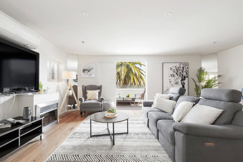 The Jetty Apartment By Ready Set Host - Accommodation Coffs Harbour 0