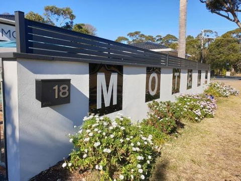 The Lodge Broulee - Accommodation Coffs Harbour 2