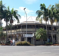 The Middle Pub - Accommodation Coffs Harbour