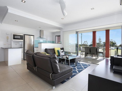 The Pilotage 2 - On Clarence Street - Accommodation Coffs Harbour 0