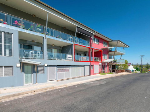 The Pilotage 2 - On Clarence Street - Accommodation Coffs Harbour 2