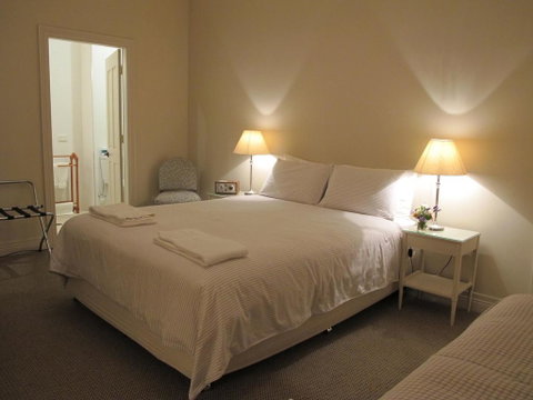The Playhouse Hotel - Accommodation Coffs Harbour 2