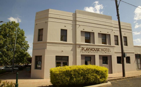 The Playhouse Hotel - Accommodation Coffs Harbour 0