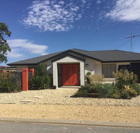 The Red Door - Accommodation Coffs Harbour