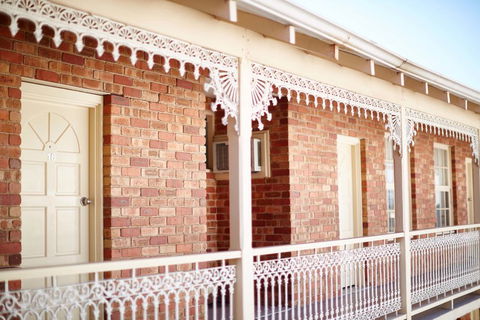 The Rose Hotel & Motel - Accommodation Coffs Harbour 0