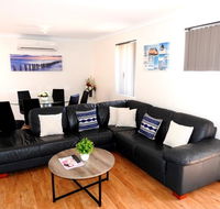 The Royal Dolphin Holiday Home - Accommodation Coffs Harbour