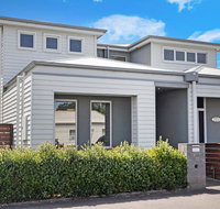 The Townhouse - Accommodation Coffs Harbour