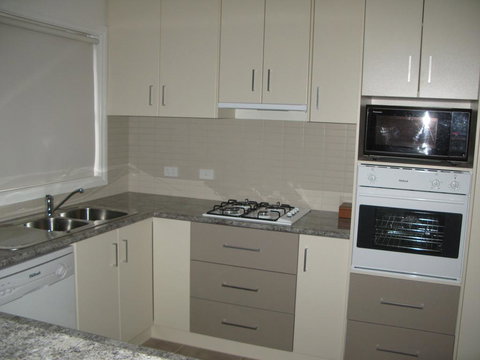 The Villa Kyabram - Accommodation Coffs Harbour 2