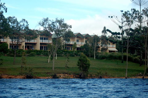 Tinaroo Lake Resort - Accommodation Coffs Harbour 2