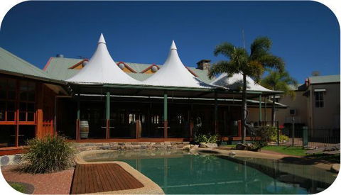 Tinaroo Lake Resort - Accommodation Coffs Harbour 1