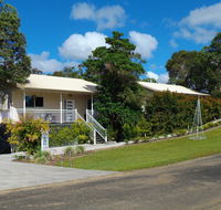 Tinaroo Sunset Retreat - Accommodation Coffs Harbour