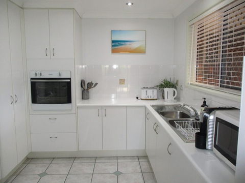 Torquay Beach Holiday House - Accommodation Coffs Harbour 0