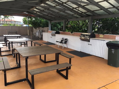 Tuncurry Beach Motel - Accommodation Coffs Harbour 1