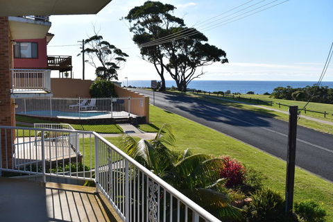 Unit 2, Ballingalla Apartments - Accommodation Coffs Harbour 0