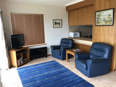 Unit 2, Ballingalla Apartments - Accommodation Coffs Harbour 2