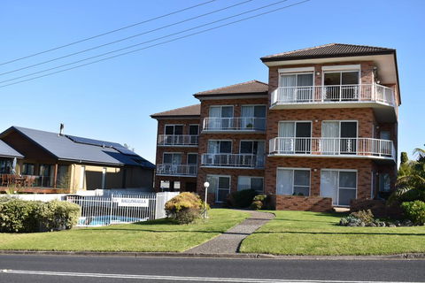 Unit 2, Ballingalla Apartments - Accommodation Coffs Harbour 1