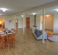 Village Stays Coldstream Gallery Bungalow - Accommodation Coffs Harbour