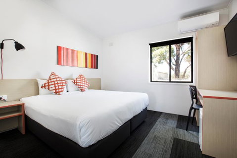 Villawood Hotel - Accommodation Coffs Harbour 0