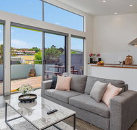 Walk to Salamanca Queens Cottage LUX 3bdm Queens Cottage - Accommodation Coffs Harbour