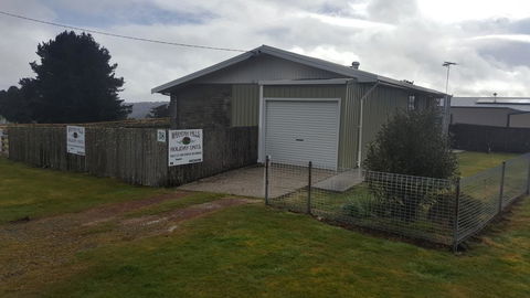 Waratah Falls Holiday Unit - Accommodation Coffs Harbour 0