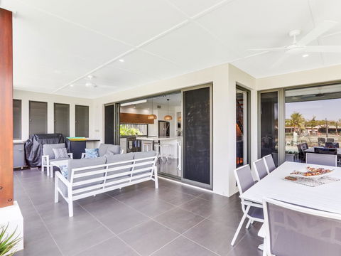 WATERFRONT HOME BORDERING MOOLOOLABA - Accommodation Coffs Harbour 2