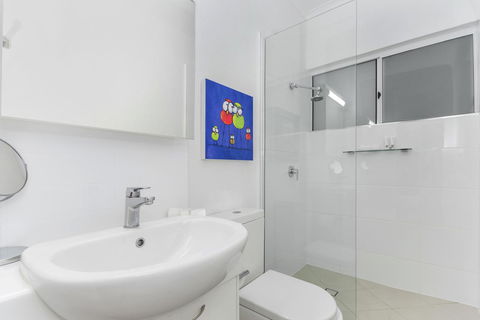 By The Sea Port Douglas - Accommodation Coffs Harbour 14