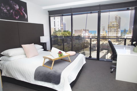 Circle Luxury Holidays - Accommodation Coffs Harbour 9