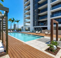 Qube Broadbeach - Accommodation Coffs Harbour