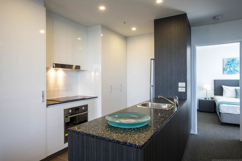 Synergy Broadbeach - Official - Accommodation Coffs Harbour 1